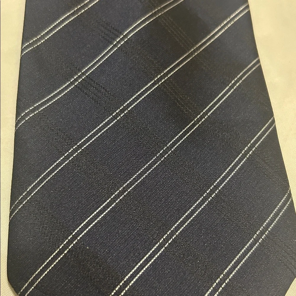 Like❤️for $3 off👠 Boss Hugo Boss blue stripe tie
